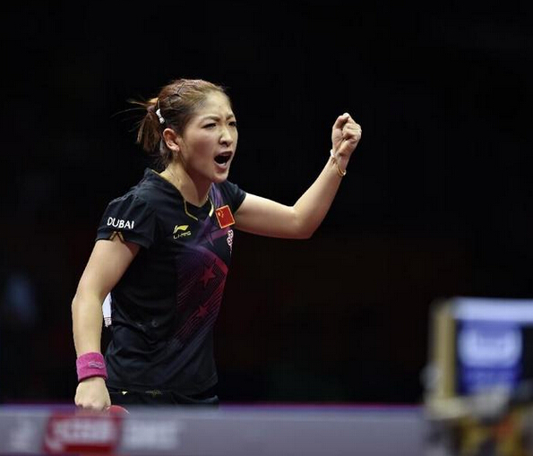 2015年女子乒乓球世界杯：刘诗雯4:0橫扫索尔佳 进决赛